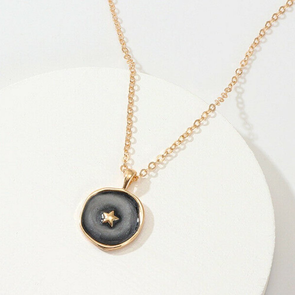 New Gold Star Pendant Necklace